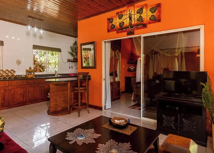 Effie's Mountain View Villa Misere